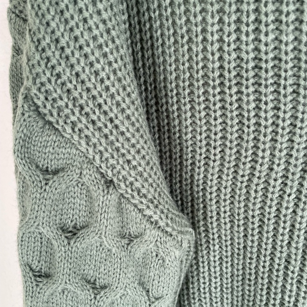 Sweater bundle - Picture 2 of 7
